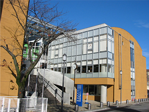 いろは遊学図書館の外観